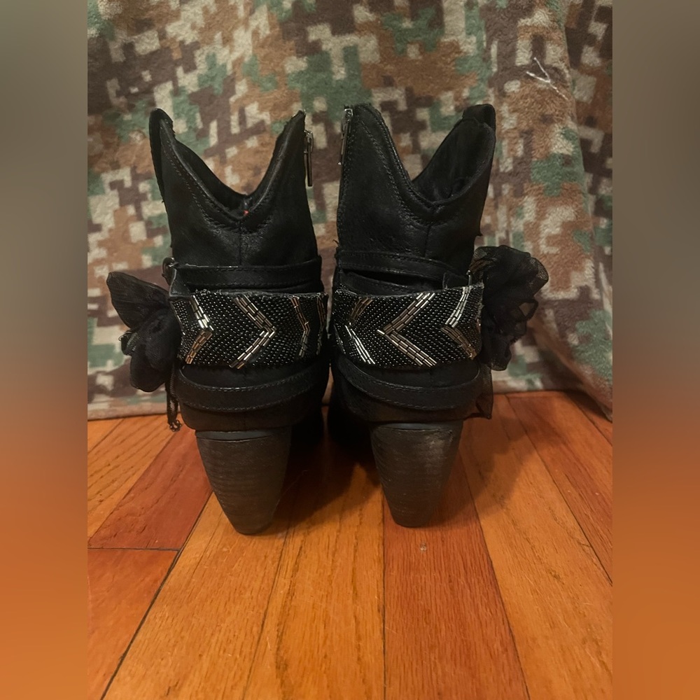 Cowboy Chic black booties size 9 - Picture 6 of 8